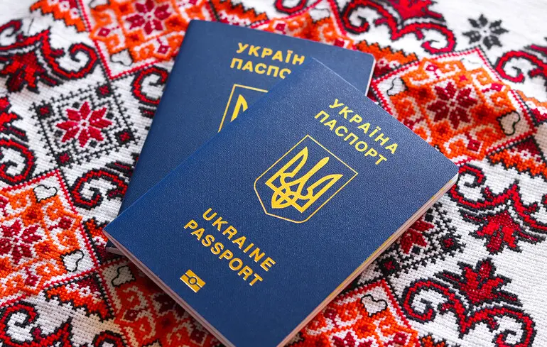 Як повернутися в Україну без закордонного паспорта: покрокова інструкція