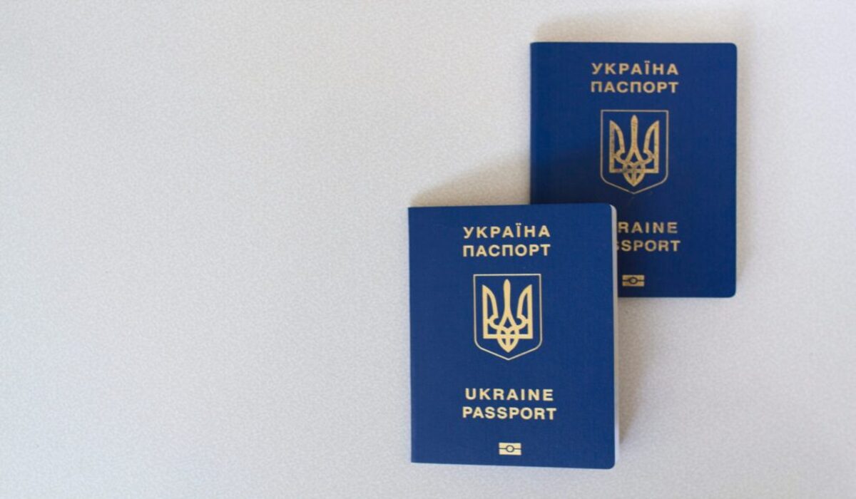 Отримання паспорта для чоловіків 18-60 років за кордоном отримало важливе оновлення