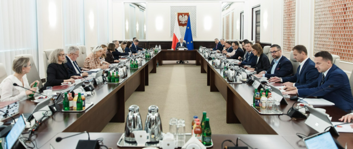 Новий закон для українців в польщі 2025