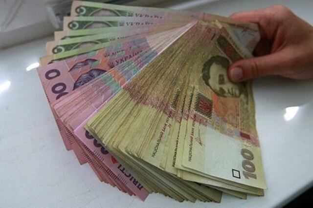 Скільки потрібно заробляти для комфортного життя в Україні у 2025 році