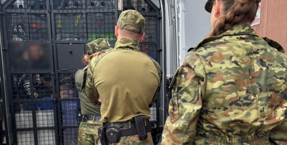 За що можуть депортувати з Польщі?