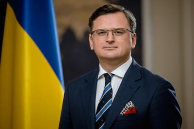 Кулеба підписав скасування консульських послуг